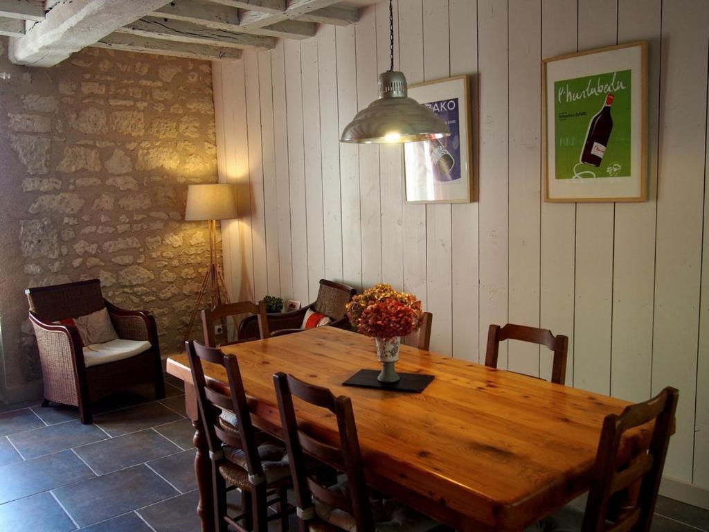 Chambres D'Hotes Rue Du Poids Bourgueil Bagian luar foto