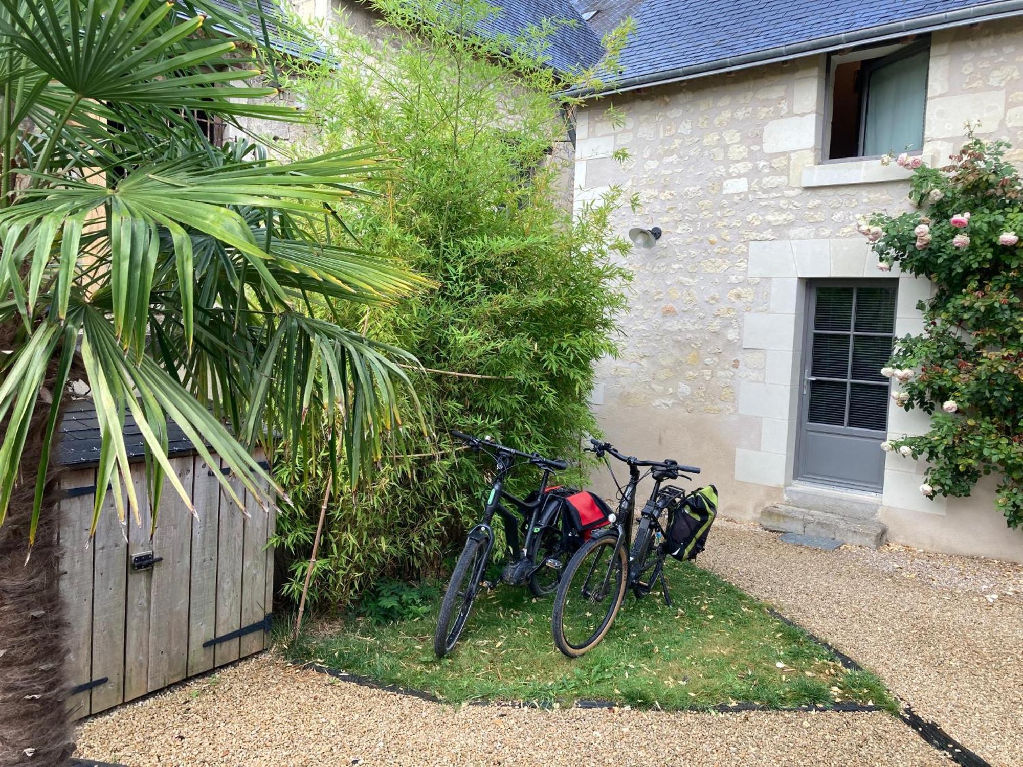 Chambres D'Hotes Rue Du Poids Bourgueil Bagian luar foto